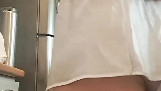 Mein mann hat mich ohne höschen in der küche aufgenommen