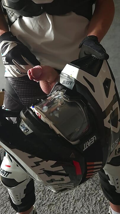 Cream Pie on My Mxhelmet