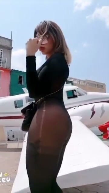 tranny girl in a public plane having sex very sensual porn | Clip 1