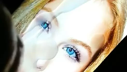 Molly Quinn'in boşalma anısına