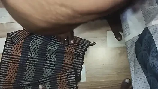 Üvey oğul evde üvey annesini baştan çıkarıyor