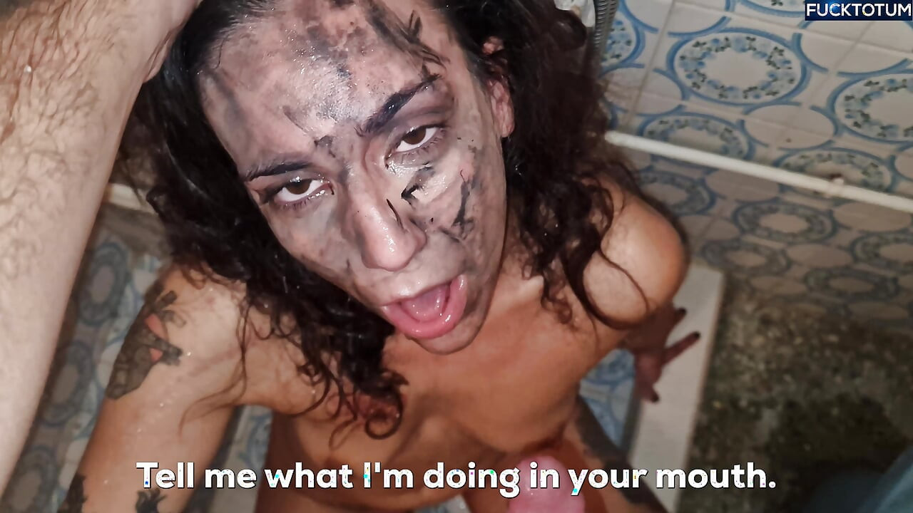 Aku menghukum pelacur membangkang ini dengan mendorong penisku ke tenggorokannya, kencing di mulutnya, dan muncrat di matanya.