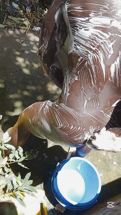 Rijpe Harde Zwarte Lul Krijgt Een Echte Douche