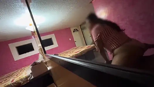 Stiefmutter stöhnt über ihren Stiefsohn