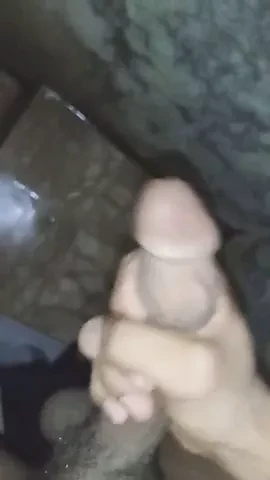 Faisalabadi Pakistani pornstar mastrubating in washroom
