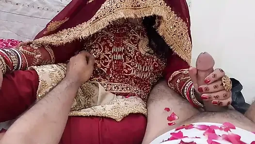 Suhagrat - seks malam pernikahan pertama - pasangan hot India baru