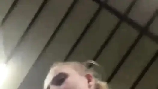 Публичный трах в спортзале Jucielussie