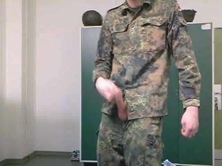 Soldado (soldat) en uniforme