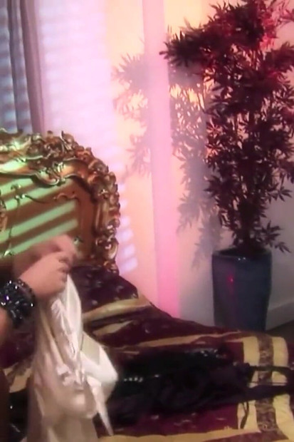 義理のいとこはとても大きな胸をしてる。ただ彼女とセックスしなきゃいけない。