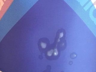 Mały kutas spermy na stroju kąpielowym adidas