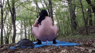 ¡Finalmente lo hice! bosque video al aire libre completamente desnudo!