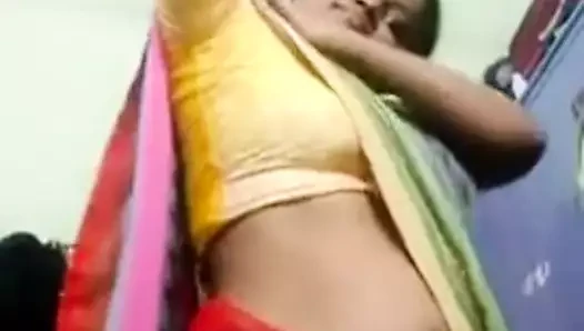 Tamil aunty removes saree and shows big boobs