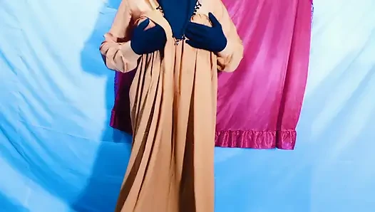 Hintli Çin yemeği yaptı ve sonra karısıyla seks yaptı