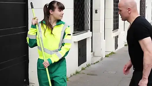 Luna rival si bintang perancis menyapu jalanan 1