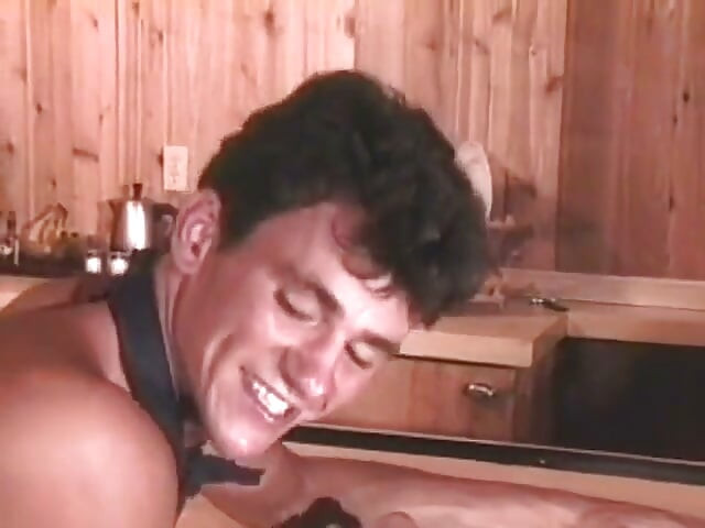 Joku katselee 1