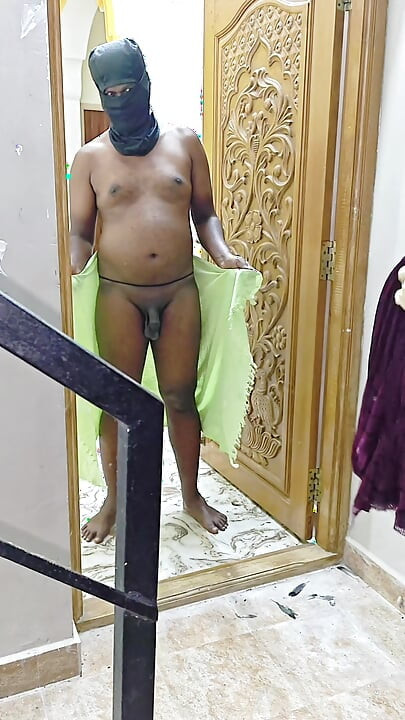 बैचलर लड़का और घर की मालिक सौतेली बेटी