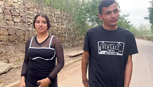 Gadis tidak dikenal memintaku padanya tanpa kondom sebagai imbalan memberinya telepon aku muncrat di dalam dirinya