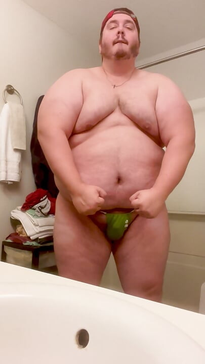 Amateur American Sumo Wrestler Bubba Burly Chub Checking Himself Out