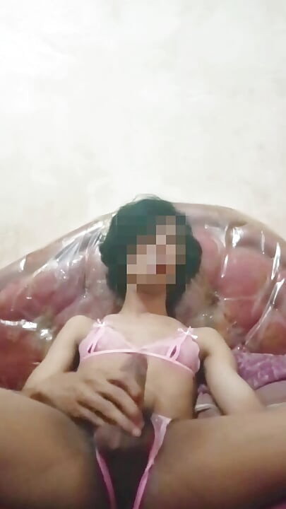 Masturbasi sissy femboy Indonesia kontol gede