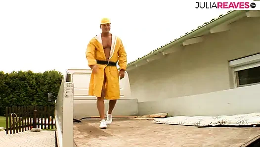 Крошка наслаждается массивным всплеском сквирта после скачки на длинном хуе