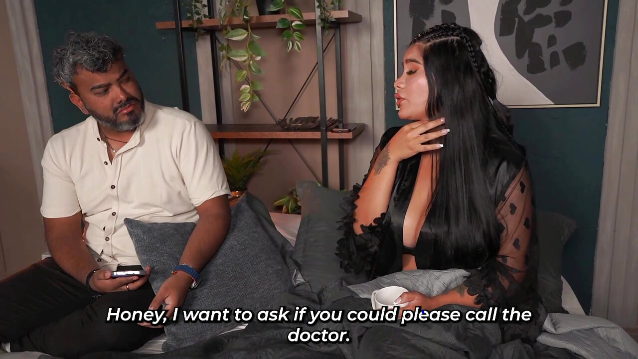 Médico musculoso disfruta de las grandes tetas de su paciente Ángel - Cruz & Issane