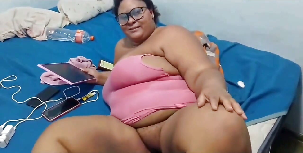 Expunându-mă la plajă, ajung acasă, sfârșesc prin a face sex și am o ejaculare uriașă.