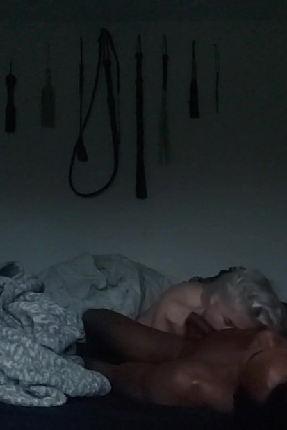 把他的灵魂从他的鸡巴里吸出来