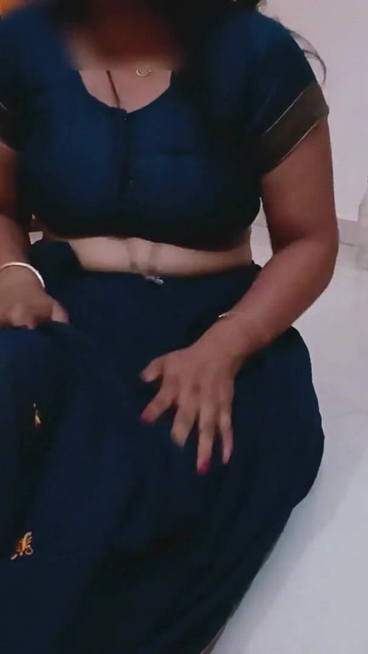 Rhea ji foi fodida por seu namorado em estilo indiano, e Riya teve prazer | Clipe 1