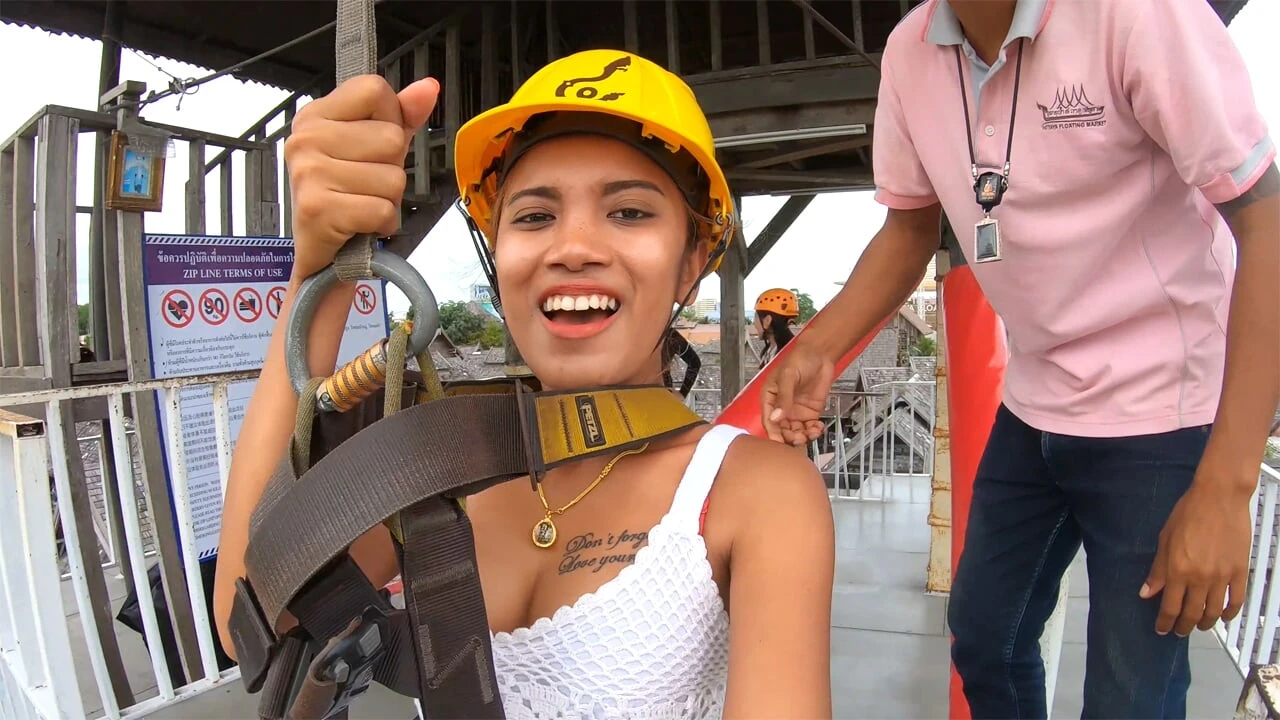 Zipline berseronok dan seks panas di rumah selepas pasangan Eropah Thai