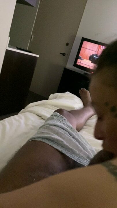 Hotel blow from milf