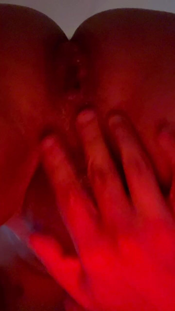 パパの友達にトイレで積み込まれて