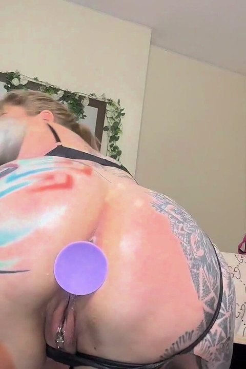 Solo Booty Strech with Squirting End.