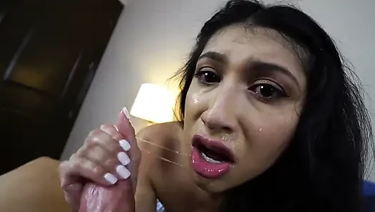 Латина с большой задницей Пенелопа Вудс делает тренировку XXX