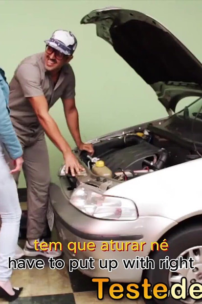 Brunetă Cu Sâni Mari a Făcut Sex Cu Mecanicul Căsătorit