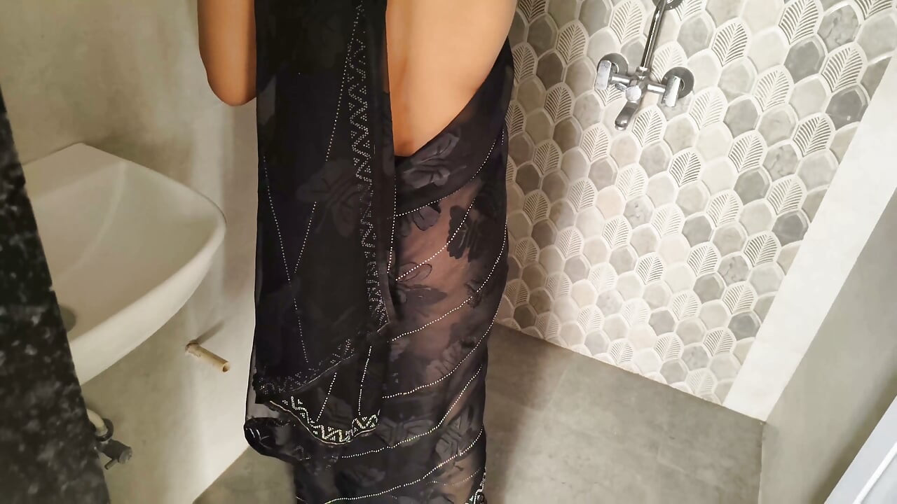 Tamil Bhabhi Was Ready for Party but She Was Fucked by Her Dever