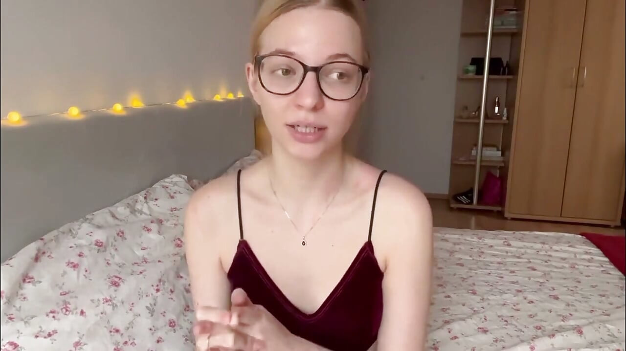 Așa am trecut de la roșu vibrant la blondă naturală cu zero daune