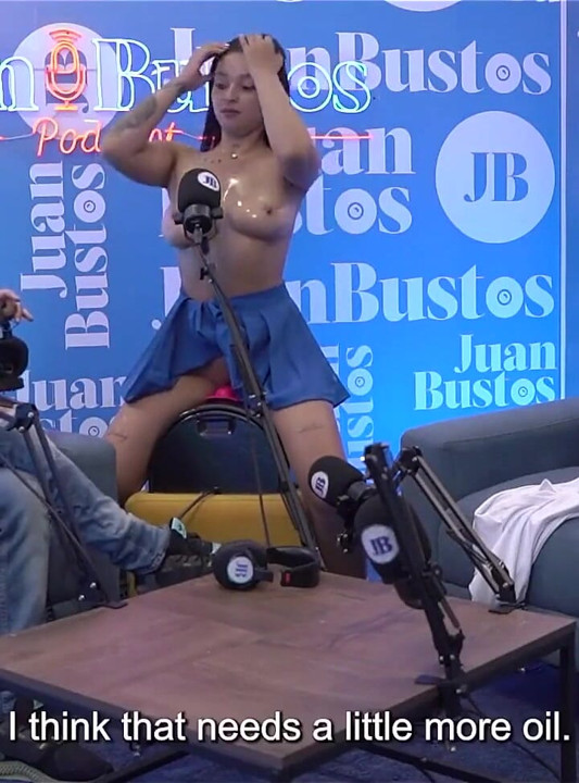 Latina oleada com belos peitos Kataleya Ross pula na máquina vibrador até ela gozar! Juan Bustos Podcast