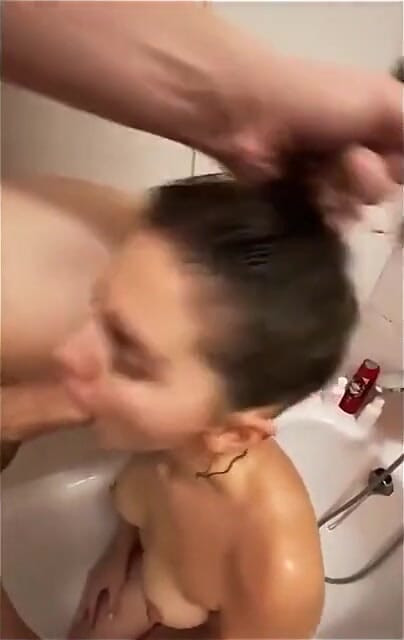 Blowjob in the Shower Is My Favorite Thing to Do in the Shower