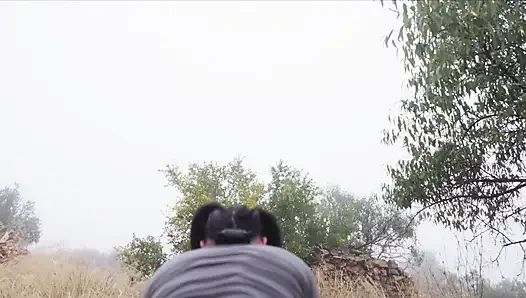 Pantat bahenol gadis cantik spanyol dihukum dan diikat untuk dikencingin sama kebun zaitun