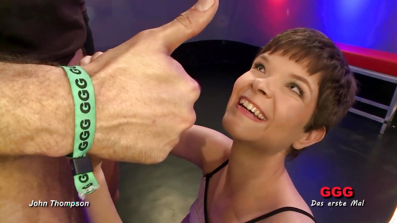 Chicas Tímidas Primera Vez En Bukkake Y Tragan Gangbang Ggg John Thompson