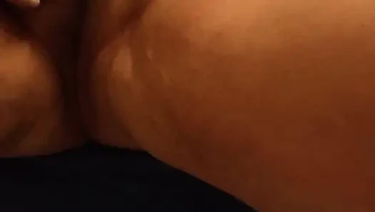 Сюрприз в интимной области - волосатая и незаукрашенная