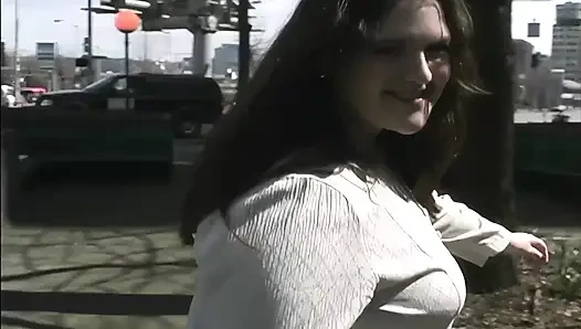 Christine si cewek semok amatir 90-an lagi asik muasin memeknya sendirian
