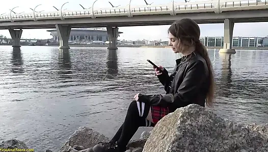 Первый анальный опыт шалавливой тинки