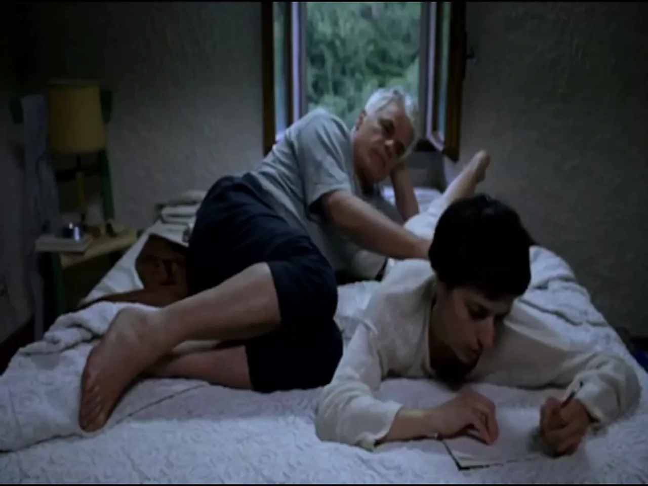 热辣的北极熊与妻子和情人