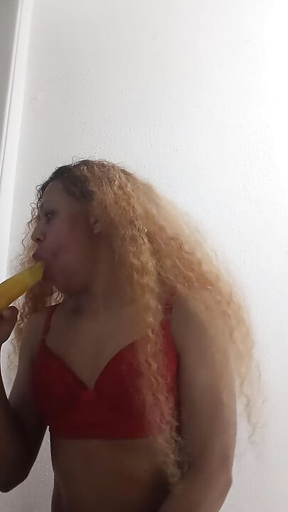 Fetish for natural pubic hair and large clitoris 11