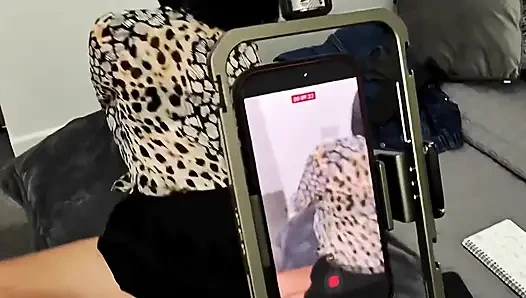 Aaliyah dientot sama juru kameranya