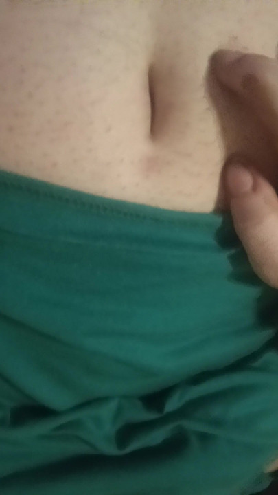 sexy bellybutton