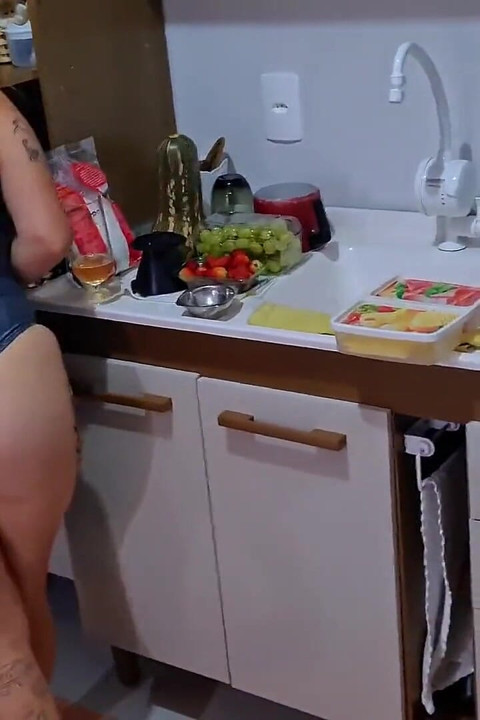 Grumpy Wife in the Kitchen - Sofia Felix