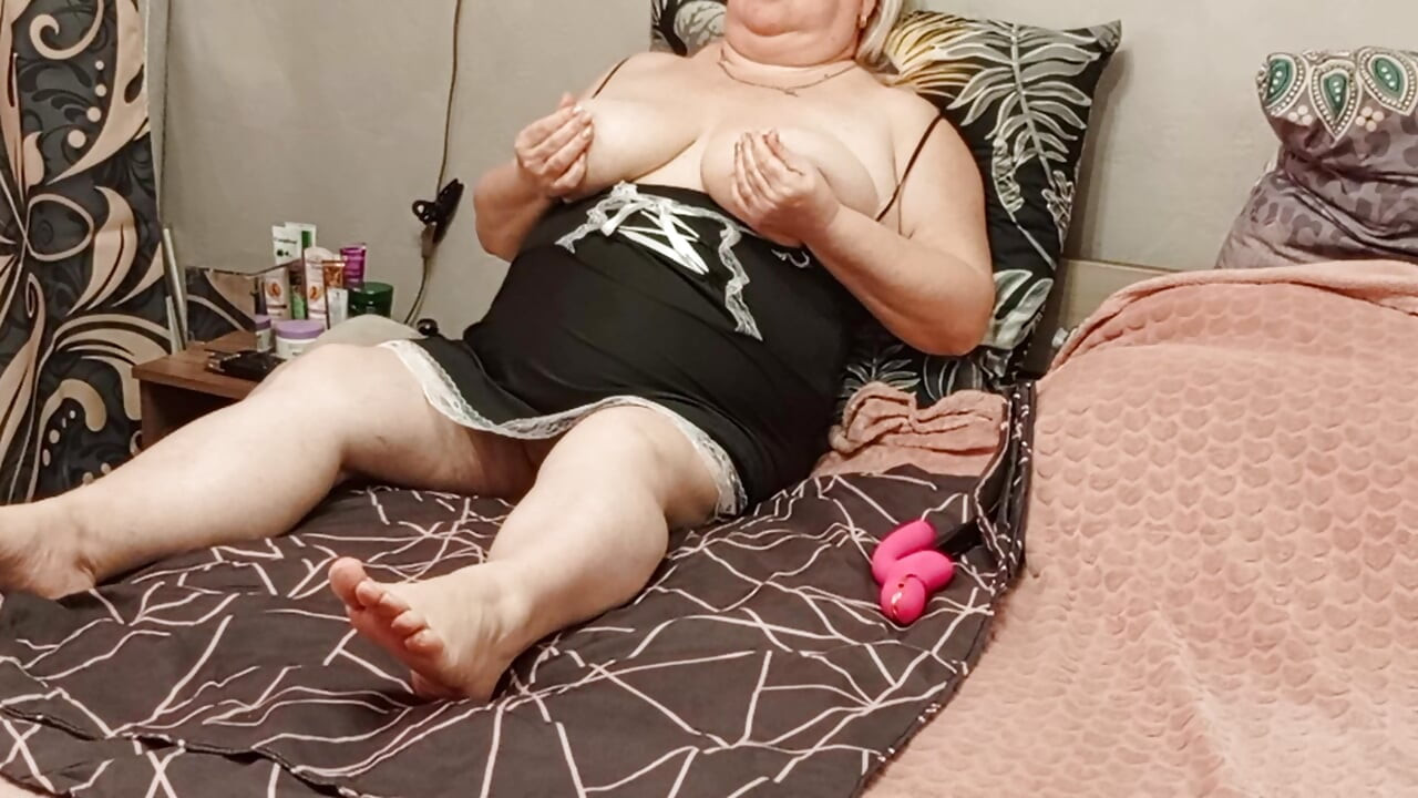 Stiefmoeders poesje wil een grote lul