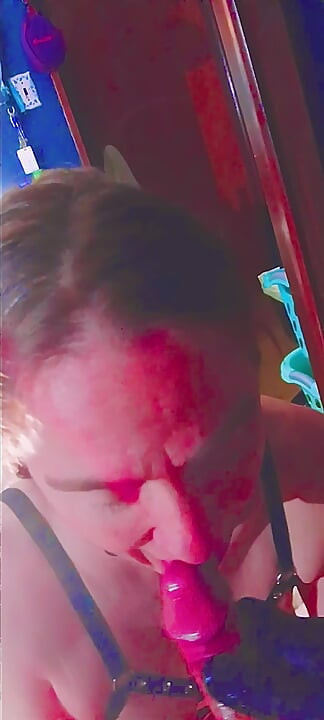 A Nighthore with 2 Phat Lips and thick Cum Stringers
